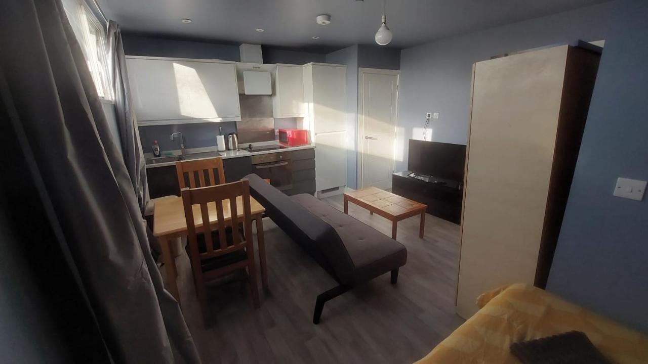 Modern Studio Maidstone - Redecorated Oct 2023 Εξωτερικό φωτογραφία