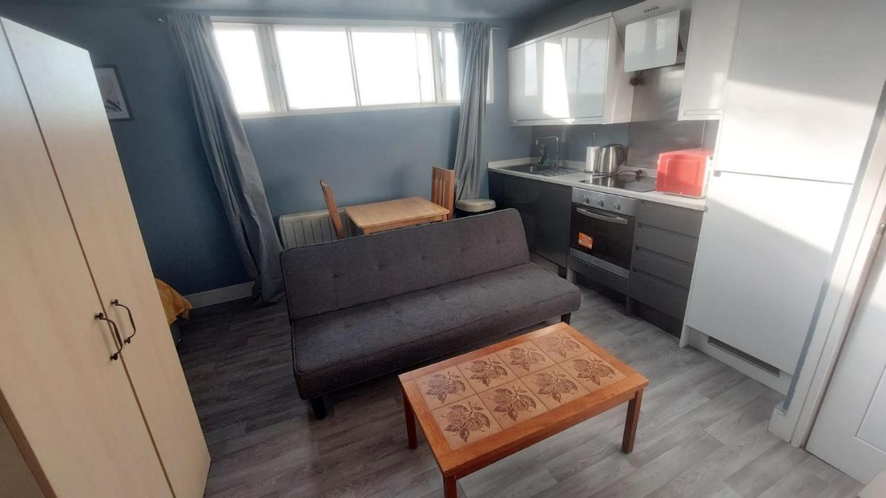 Modern Studio Maidstone - Redecorated Oct 2023 Εξωτερικό φωτογραφία
